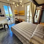 Bed Scilla Guest House 4*