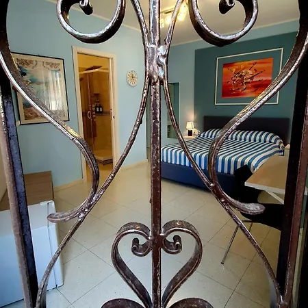 Scilla Guest House 4* Scilla